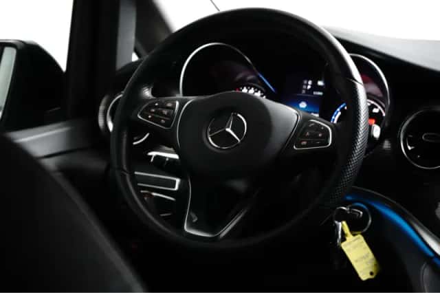 Mercedes-Benz EQV (2023) thumbnail 21