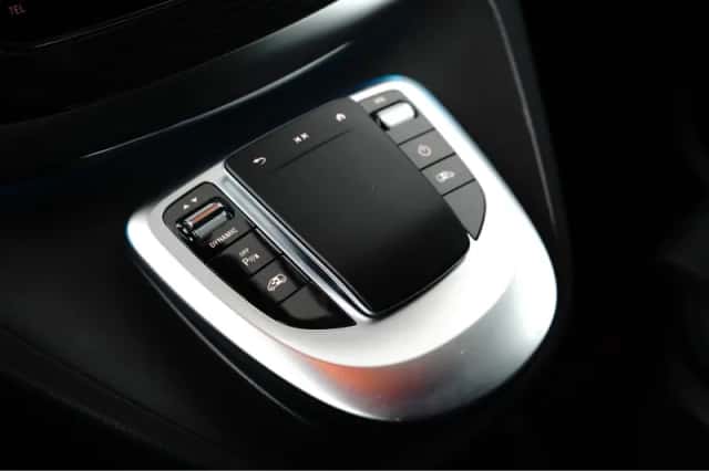 Mercedes-Benz EQV (2023) thumbnail 29