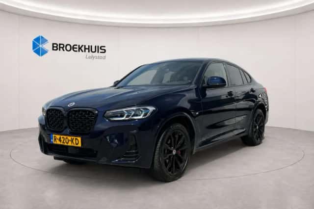 BMW X4 (2022) thumbnail 1