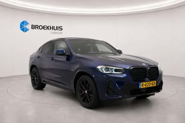 BMW X4 (2022) thumbnail 4