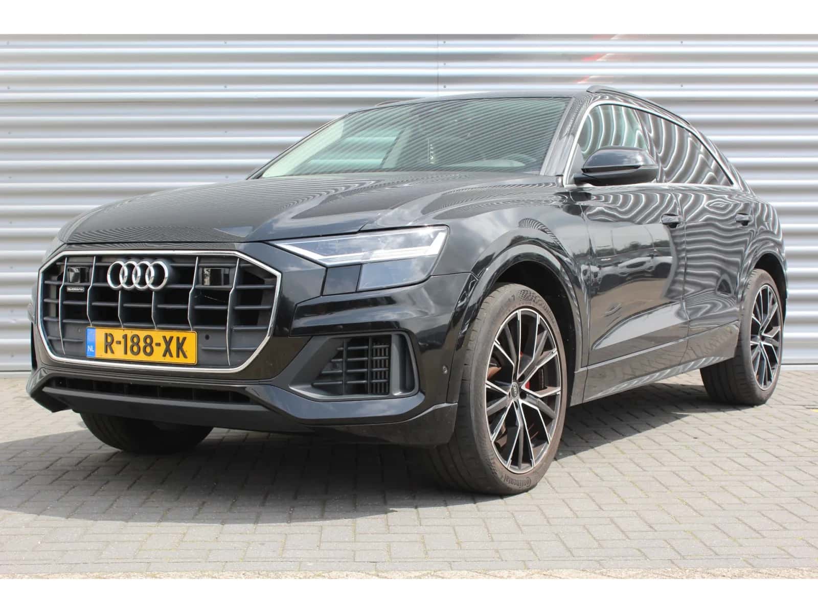 Audi Q8 (2021) — foto 1