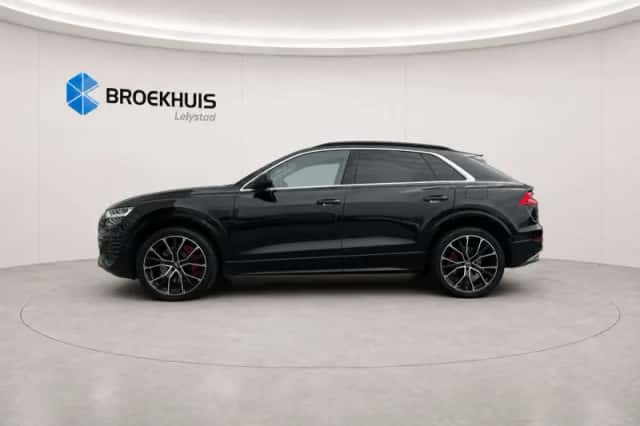Audi Q8 (2021) thumbnail 2