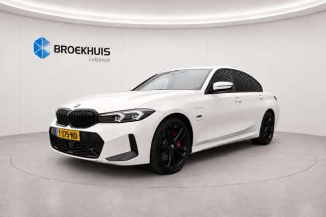 BMW 3-Serie (2023) thumbnail 1