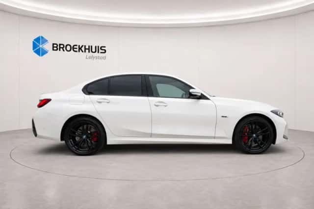 BMW 3-Serie (2023) thumbnail 3