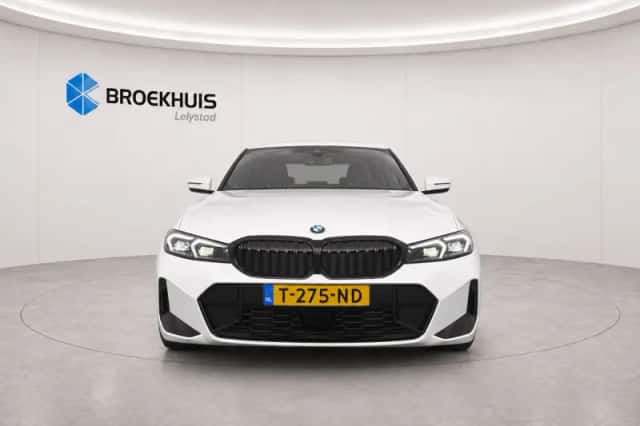 BMW 3-Serie (2023) thumbnail 5