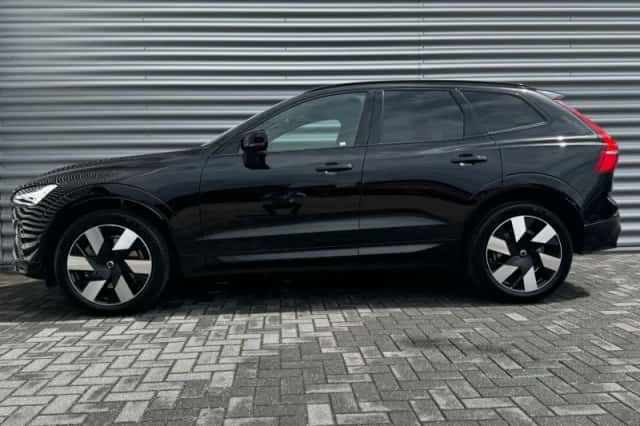 Volvo XC60 (2023) thumbnail 2