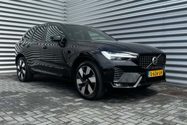 Volvo XC60 (2023) thumbnail 4
