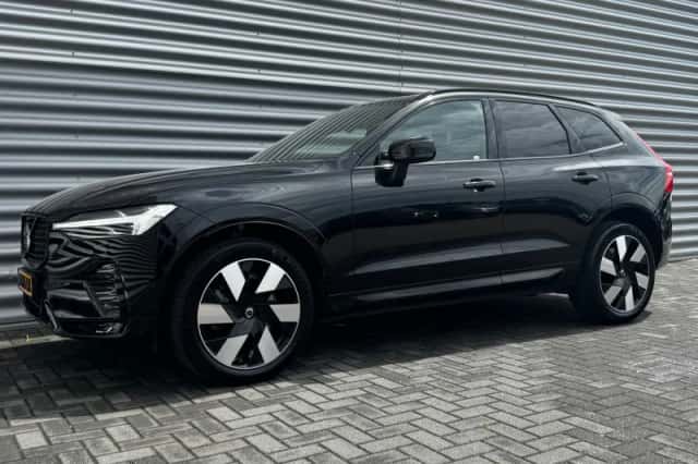 Volvo XC60 (2023) thumbnail 6