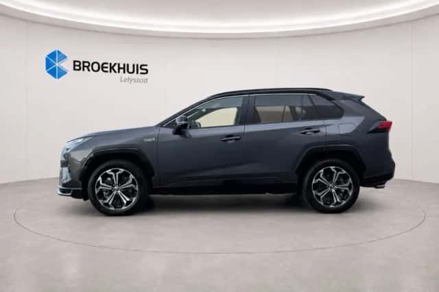 Toyota RAV4 (2024) thumbnail 2