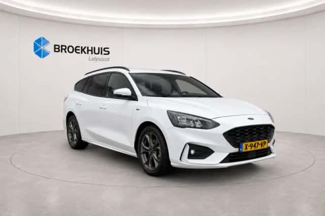 Ford Focus (2021) thumbnail 4
