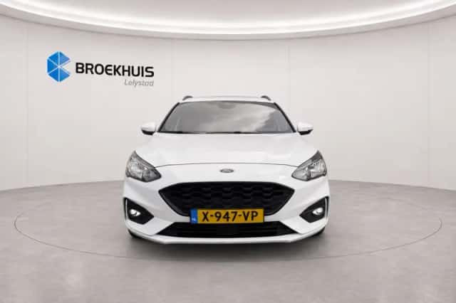 Ford Focus (2021) thumbnail 5