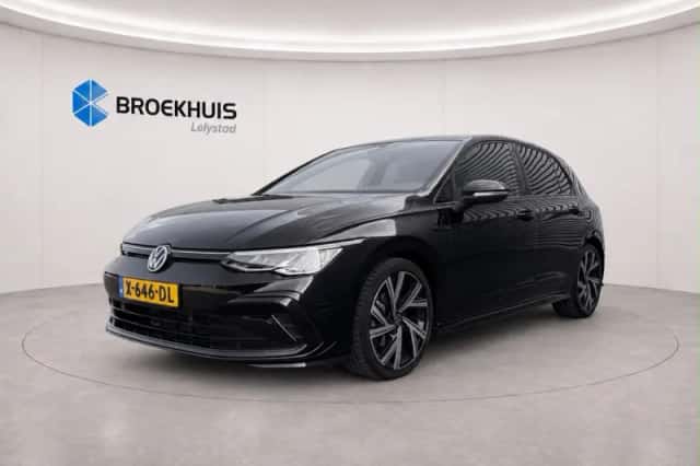 Volkswagen Golf (2021) thumbnail 1