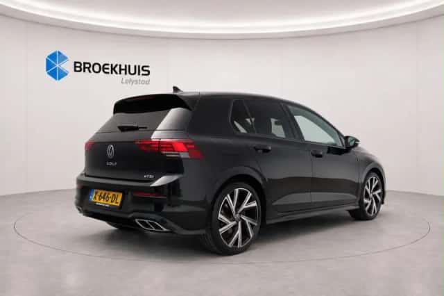 Volkswagen Golf (2021) thumbnail 5