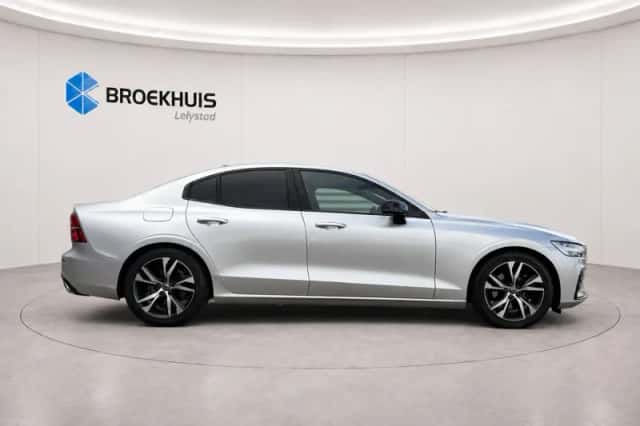 Volvo S60 (2021) thumbnail 3