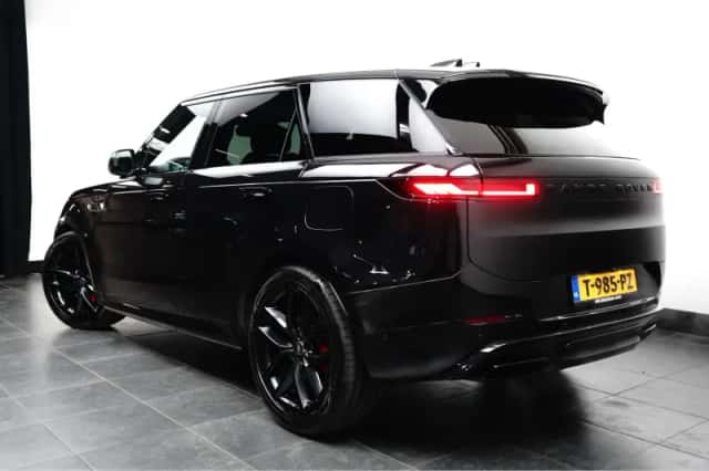 Land Rover Range Rover Sport (2023) thumbnail 3
