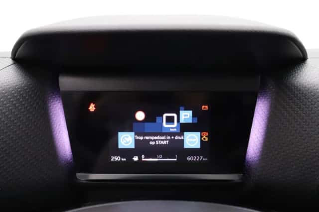 Citroën C4 (2021) thumbnail 4
