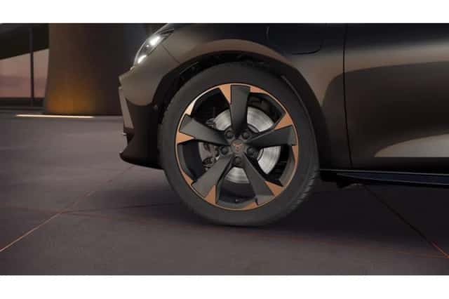 CUPRA Leon (2026) thumbnail 5