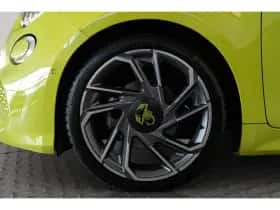 Abarth 500e (2023) thumbnail 7