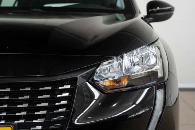 Peugeot 208 (2022) thumbnail 2