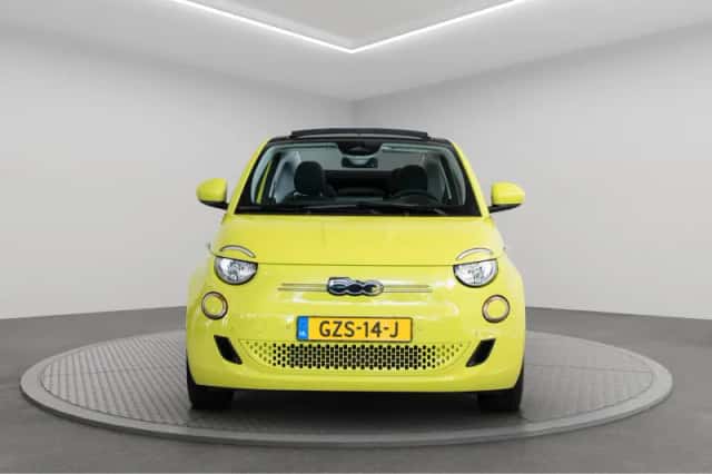 Fiat 500C (2025) thumbnail 2