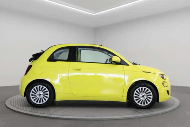 Fiat 500C (2025) thumbnail 5