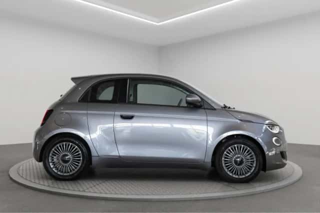 Fiat 500 (2022) thumbnail 6