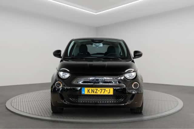 Fiat 500e (2023) thumbnail 3