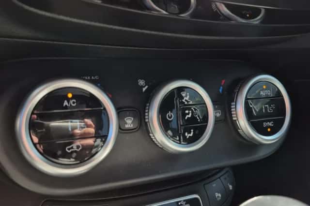 Fiat 500X (2022) thumbnail 23