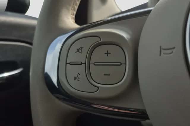 Fiat 500 (2021) thumbnail 11