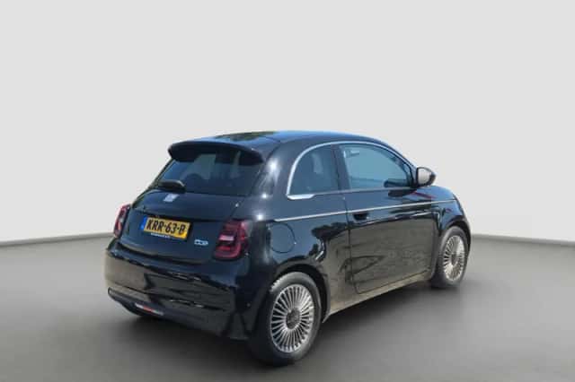 Fiat 500 (2023) thumbnail 5