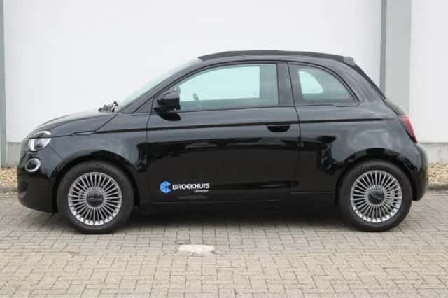Fiat 500C (2025) thumbnail 2