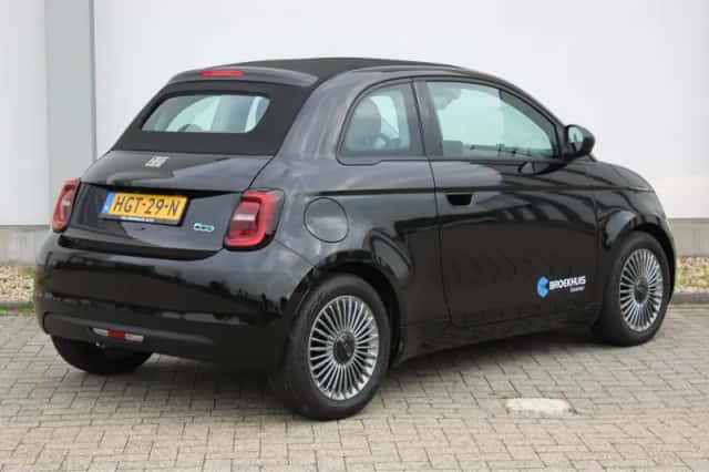 Fiat 500C (2025) thumbnail 3