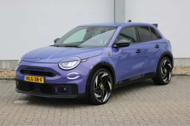 Abarth 600e (2025) thumbnail 1