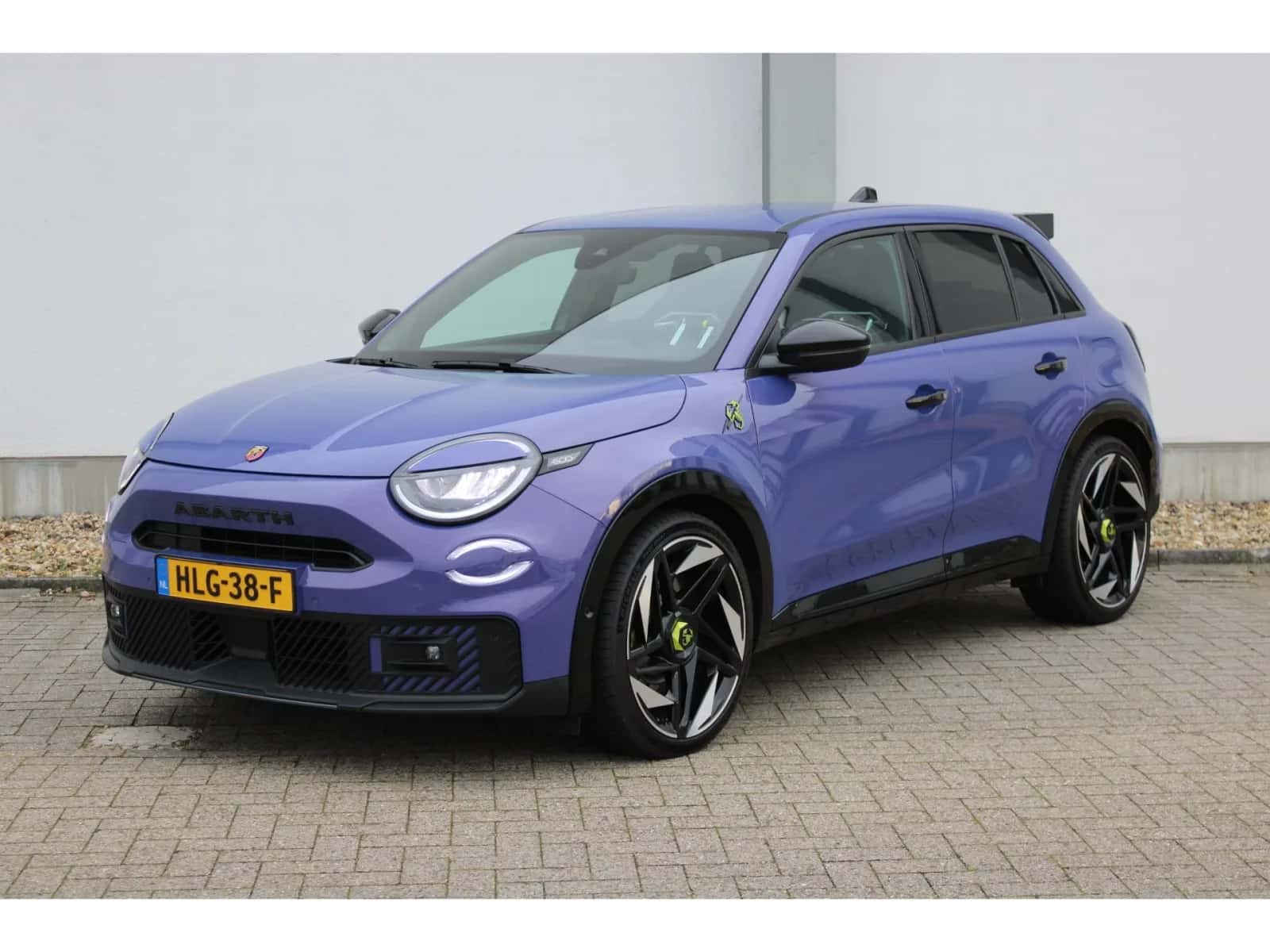 Abarth 600e (2025) — foto 1