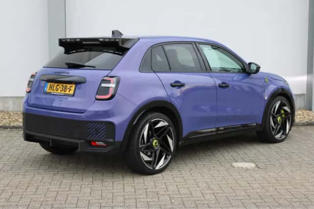 Abarth 600e (2025) thumbnail 3