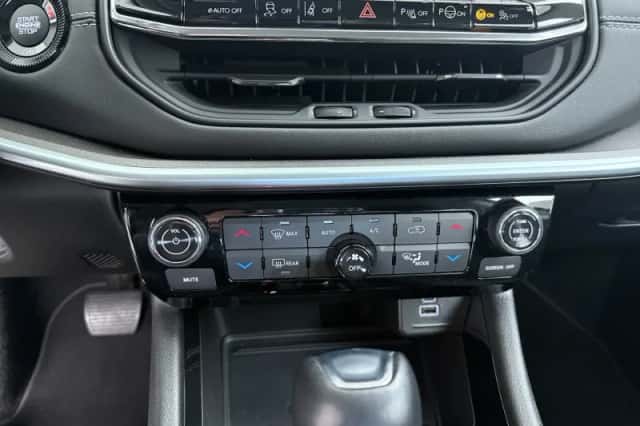 Jeep Compass (2024) thumbnail 31