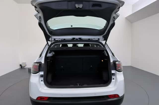 Jeep Compass (2024) thumbnail 33