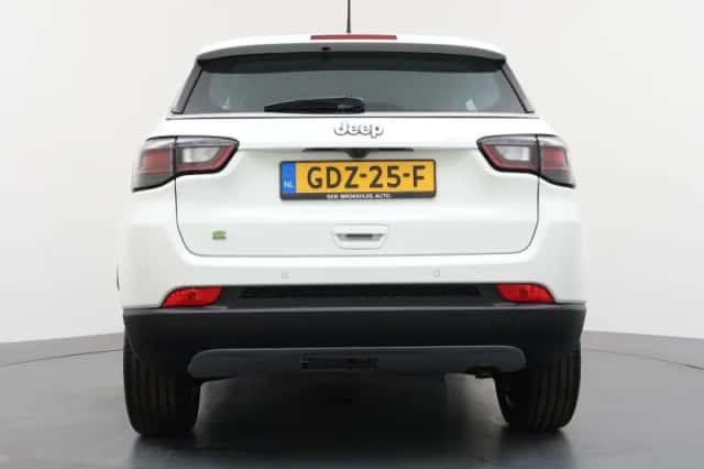 Jeep Compass (2024) thumbnail 6