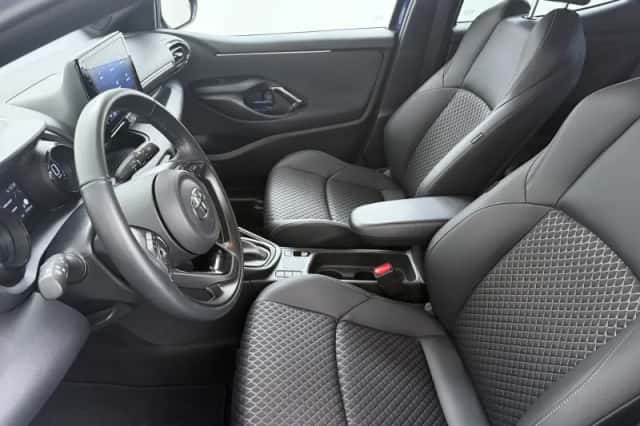 Toyota Yaris (2022) thumbnail 10