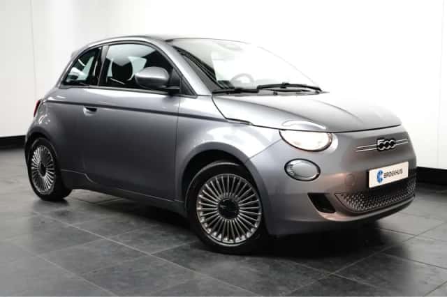 Fiat 500 (2023) thumbnail 3
