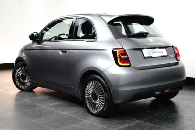 Fiat 500 (2023) thumbnail 5