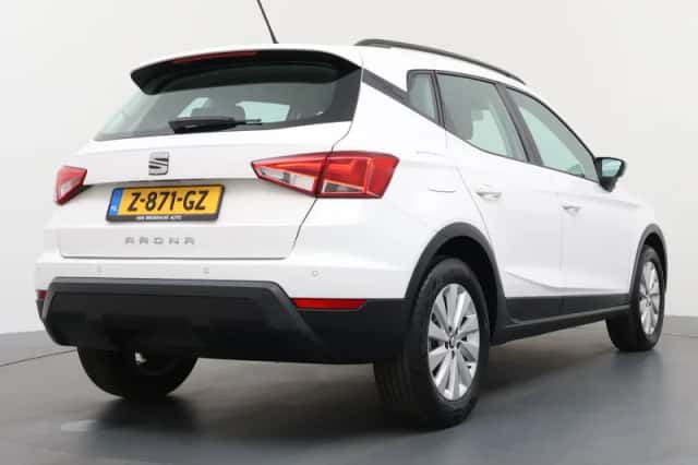 SEAT Arona (2021) thumbnail 2