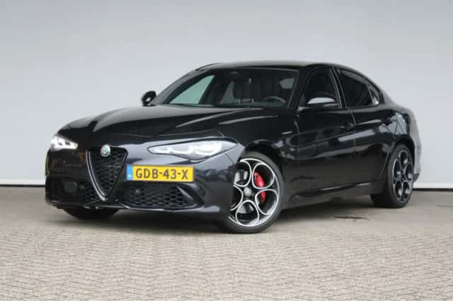 Alfa Romeo Giulia (2024) thumbnail 1