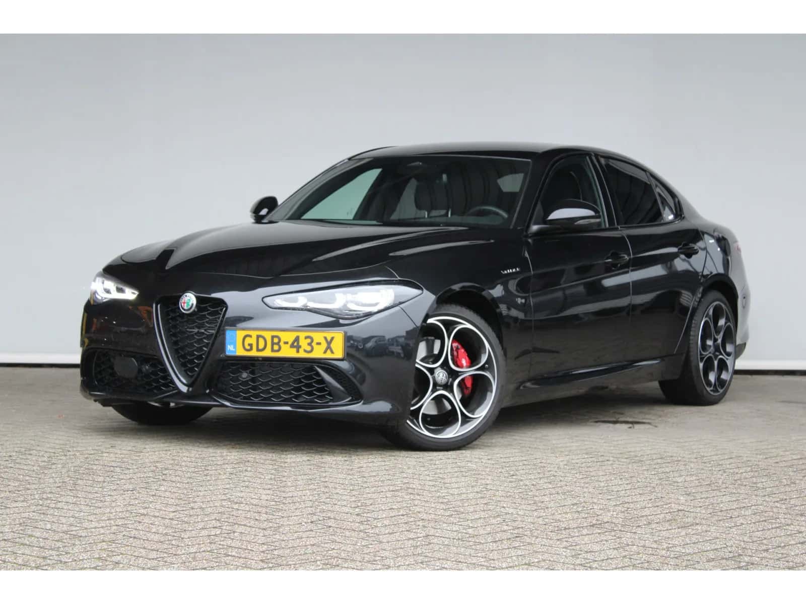 Alfa Romeo Giulia (2024) — foto 1