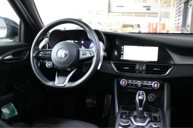 Alfa Romeo Giulia (2024) thumbnail 15
