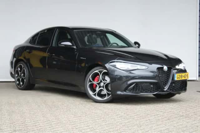 Alfa Romeo Giulia (2024) thumbnail 4