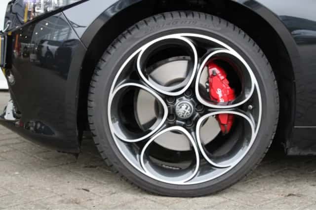 Alfa Romeo Giulia (2024) thumbnail 38