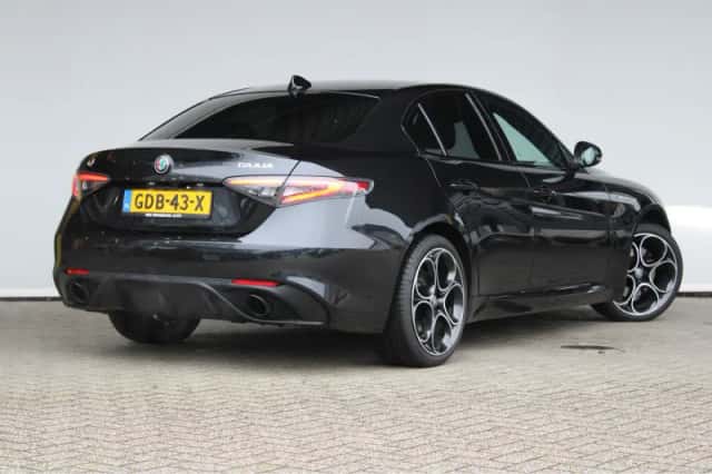 Alfa Romeo Giulia (2024) thumbnail 6