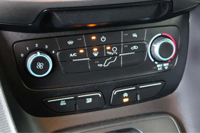 Ford Transit Connect (2022) thumbnail 22