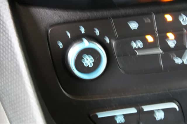 Ford Transit Connect (2022) thumbnail 23